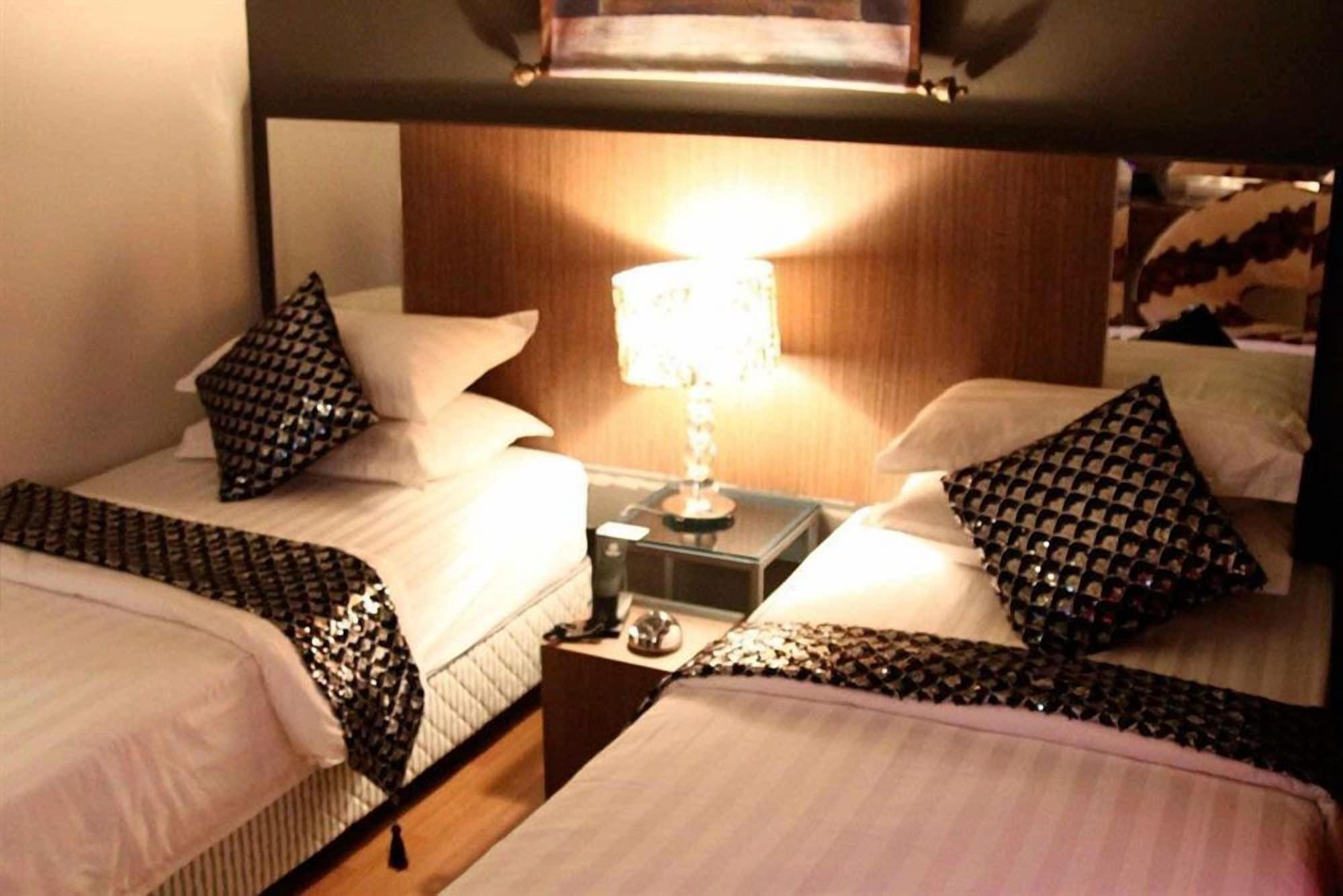 Arenaa Deluxe Hotel Malacca Ngoại thất bức ảnh