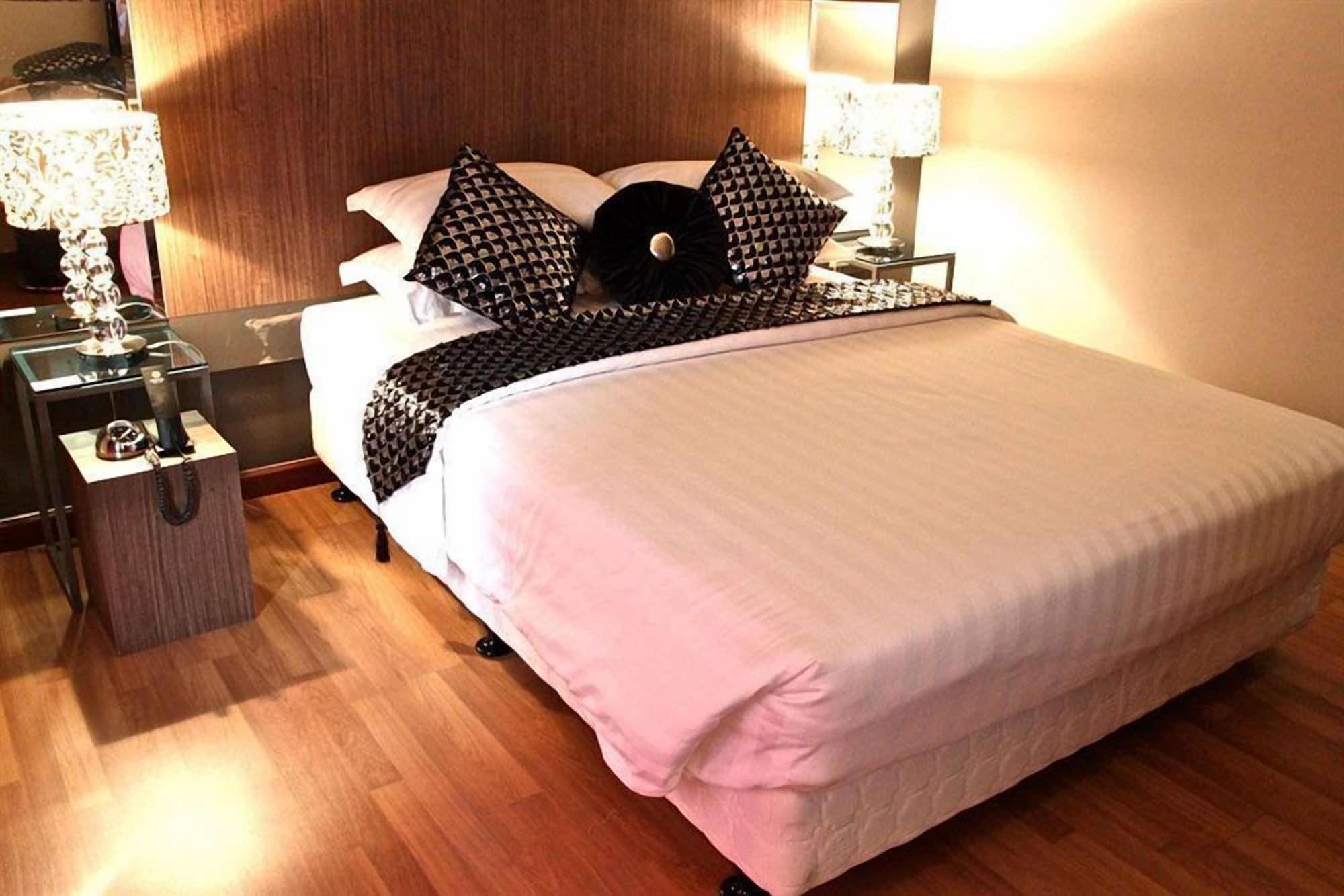 Arenaa Deluxe Hotel Malacca Ngoại thất bức ảnh