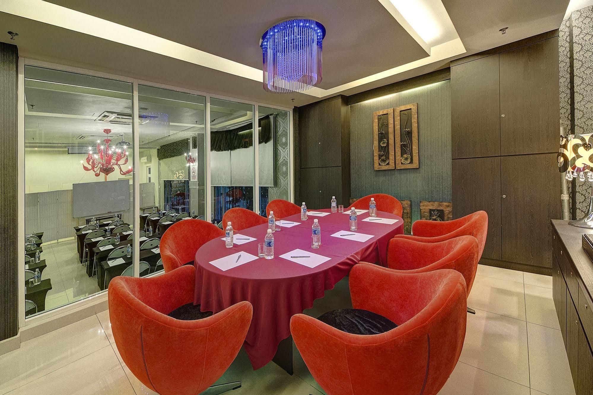 Arenaa Deluxe Hotel Malacca Ngoại thất bức ảnh